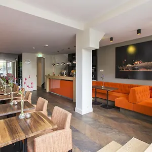 Canal Hotel